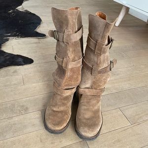 Fiorentini & Baker tan suede boots size 9